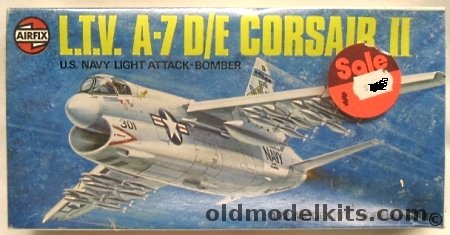 Airfix 1/72 LTV A-7D/E Corsair II Navy or US Air Force, 03016-4 plastic model kit